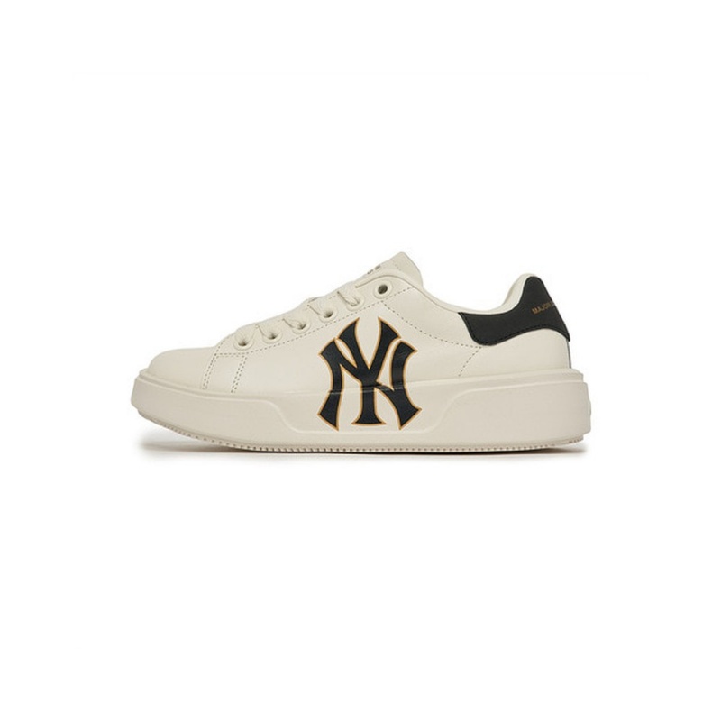 MLB CHUNKY Classic A New York Yankees Sneakers | JI77-B5RR