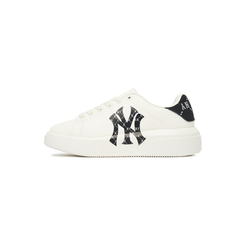 MLB CHUNKY Classic Heel MONOGRAM New York Yankees Sneakers | XL95-F8VM