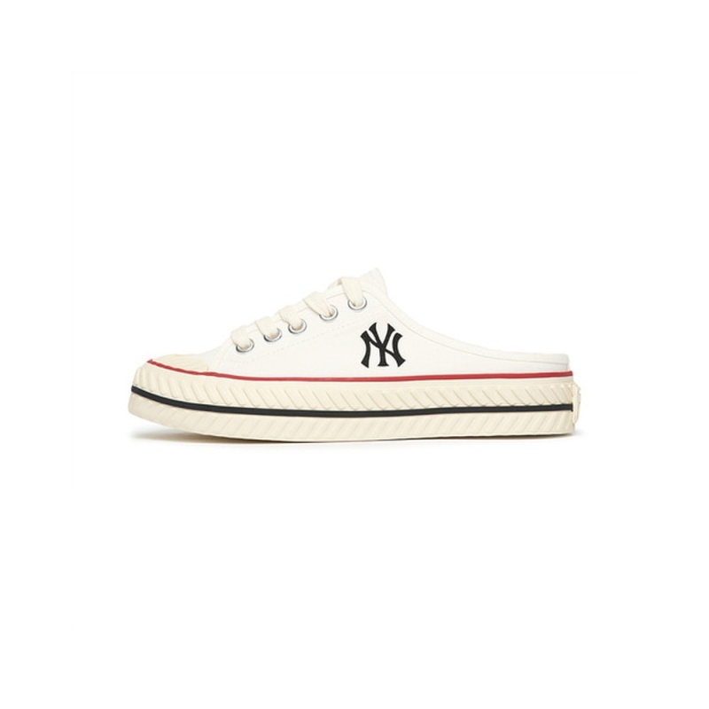 MLB PLAYBALL ORIGIN Mule New York Yankees Sneakers | PV94-P8LP