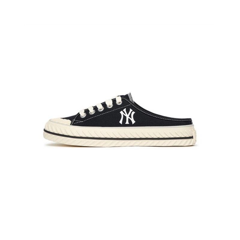 MLB PLAYBALL ORIGIN Mule New York Yankees Sneakers | LT77-Y6TQ