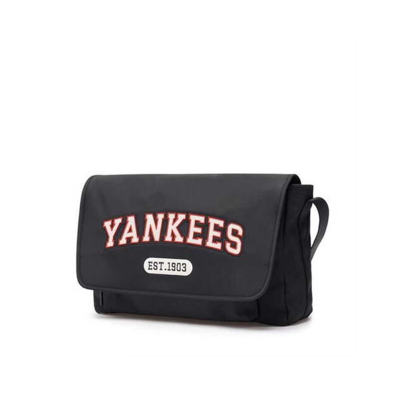 MLB Varsity Nylon Messenger Bag New York Yankees Cross Bags | FL31-D0PA